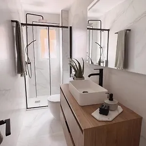 luxury-y-elegante-apartamento-con-piscina-en-la-playa.1costadelsol.com/